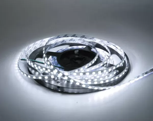 LED стрічка 12В ULed SMD 2835-120-12 14,4Вт 1200Лм Білий Ультрахолодний 18000K IP33 5мм
